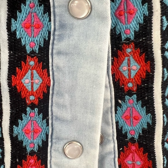 Women's Vintage style Denim Floral Embroidered Western Shirt. - Picture 2 of 4